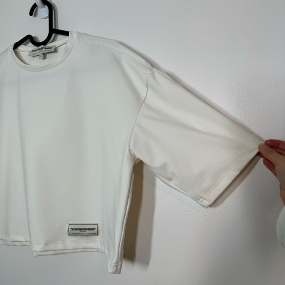THE Giving Movement Boxy Light SoftSkin100© T-Shirt in Off White Size Small - Picture 3 of 7